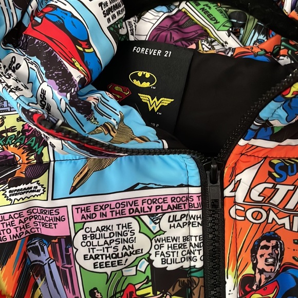 Superman Puffer DC Comics Forever 21 Size Small Limited Edition Coat - Picture 4 of 4
